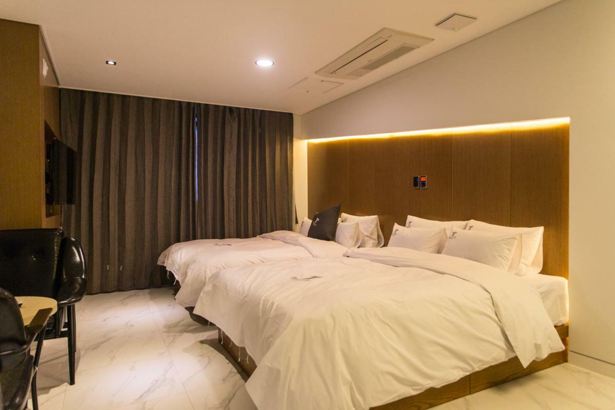 The City Hotel Jeonju Exterior foto