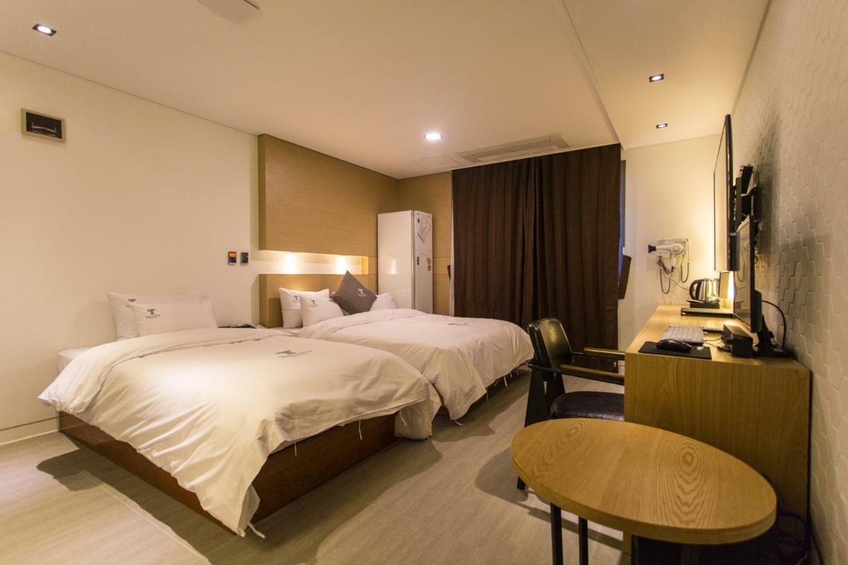 The City Hotel Jeonju Exterior foto
